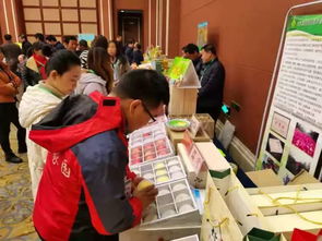 渭南來鎮舉辦農產品展示推介會 50余種產品齊亮相，產業扶貧成果顯著